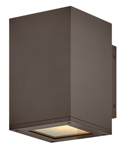 Exterior-Hinkley-HL28910
